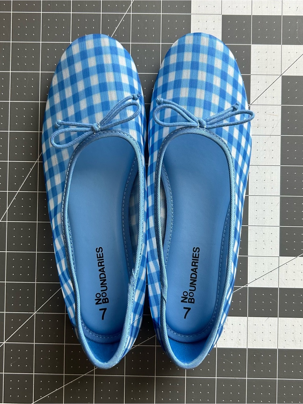 No Boundaries Mesh Flats